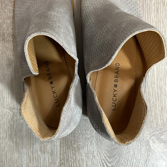 Lucky Brand Birtie Ankle Boots Perforated Suede Leather Gray Booties 6.5M - Picture 5 of 15